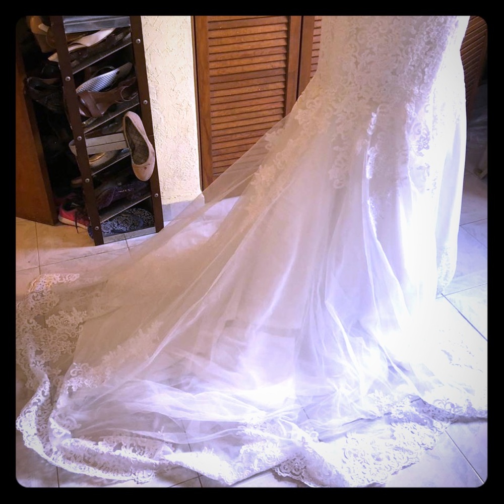 Brand New never used wedding dress